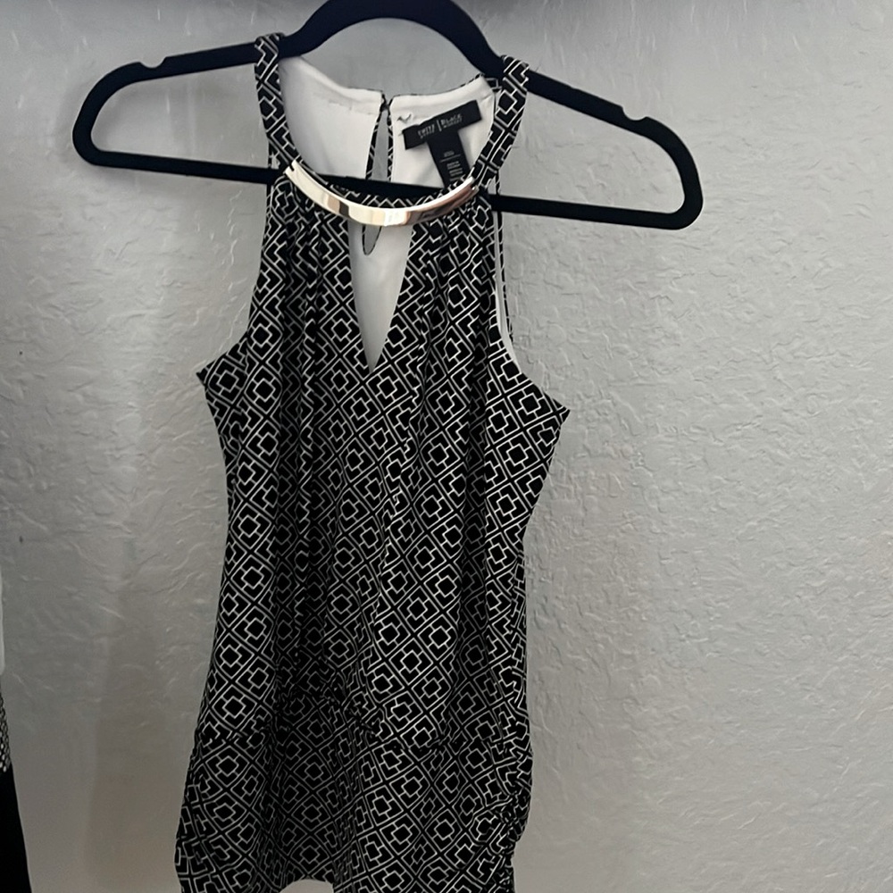 White House Black Market sleeves top